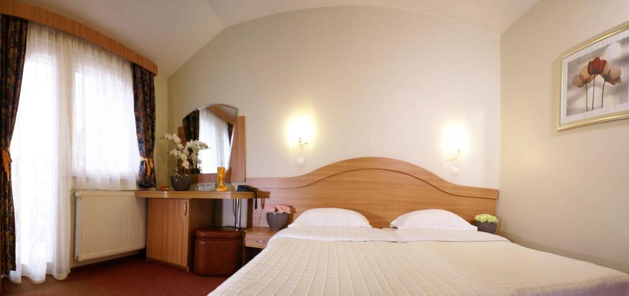 Villa Brussels Deva Ngoại thất bức ảnh