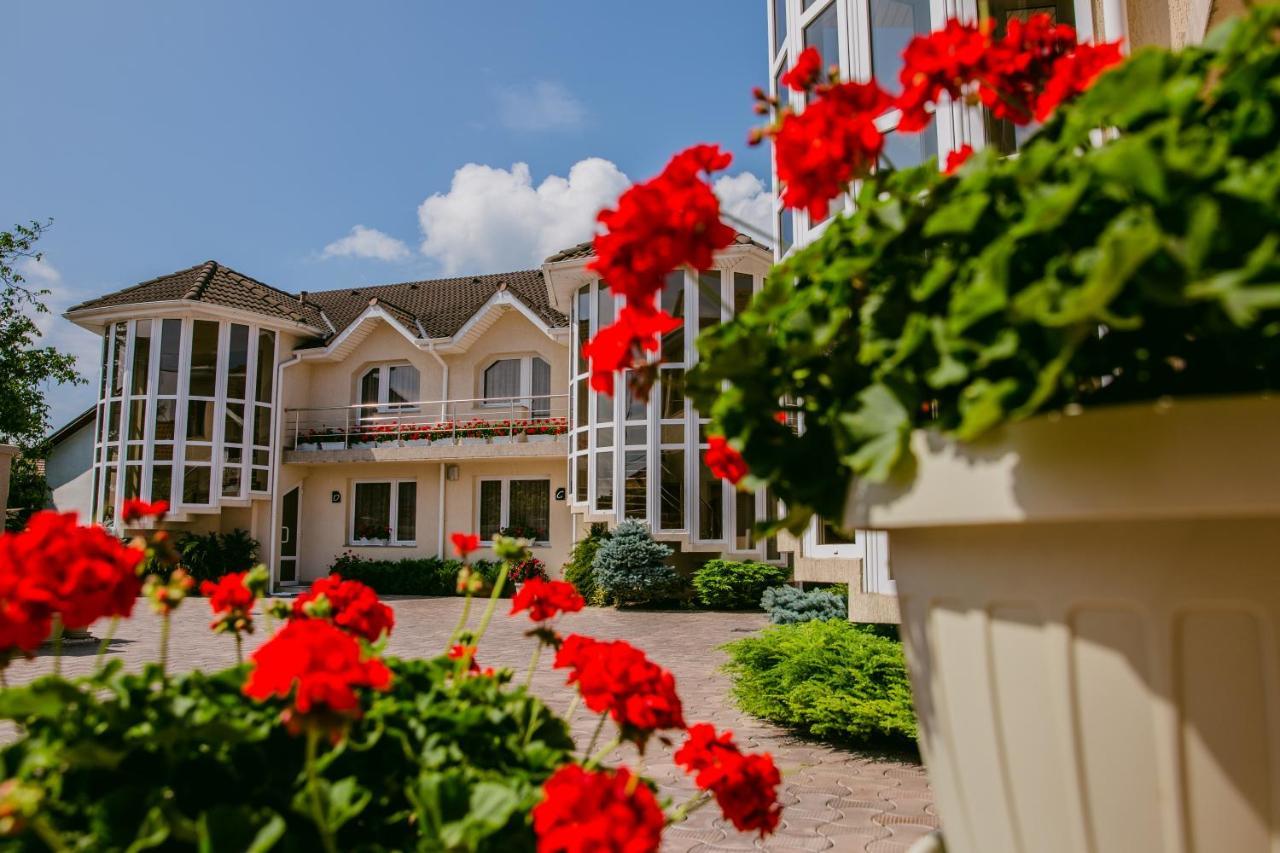 Villa Brussels Deva Ngoại thất bức ảnh