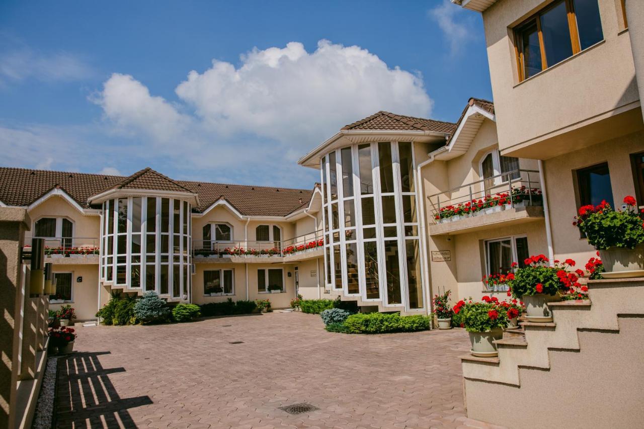 Villa Brussels Deva Ngoại thất bức ảnh
