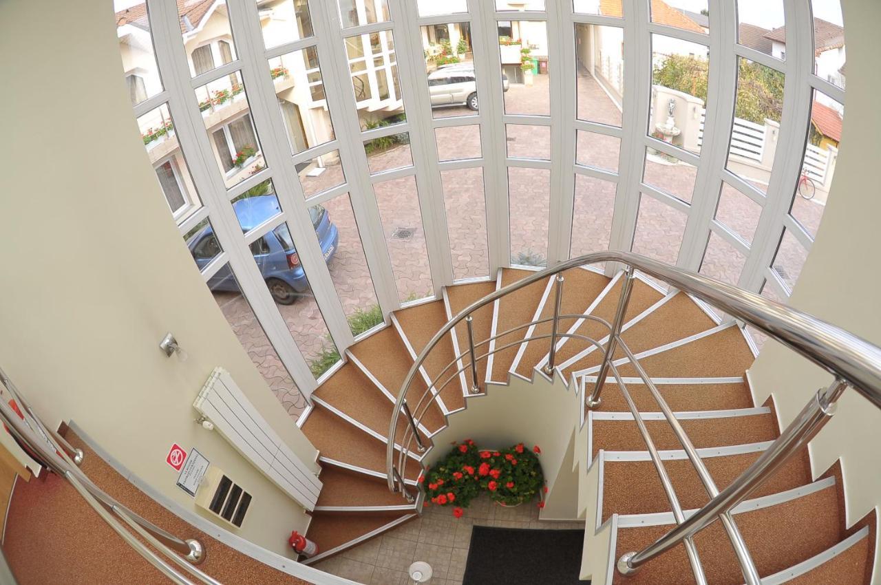 Villa Brussels Deva Ngoại thất bức ảnh